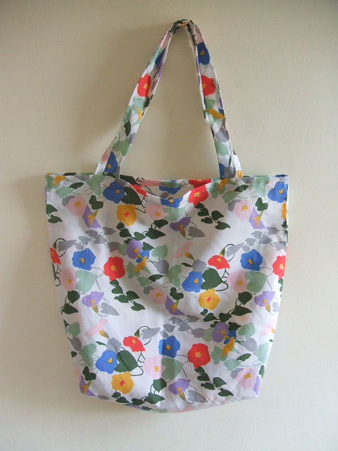 Making Good Use: Pillowcase to Shopping Bag How-to
